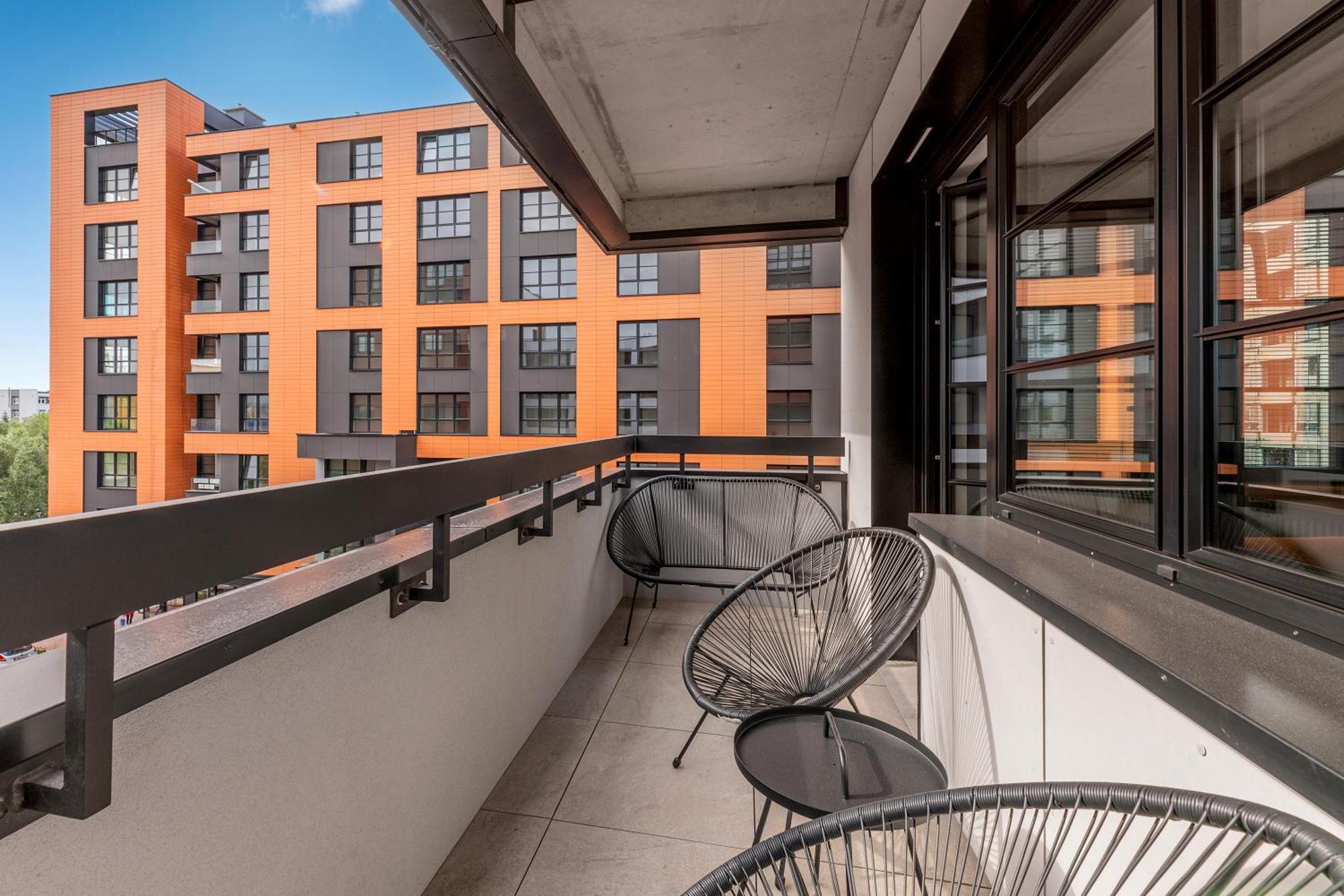 Doki Living - Foodhall & Parking By Downtown Apartments Gdansk Exterior photo